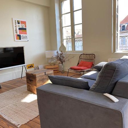 Appartement Au Coeur Du Centre Historique アヴァヨン エクステリア 写真